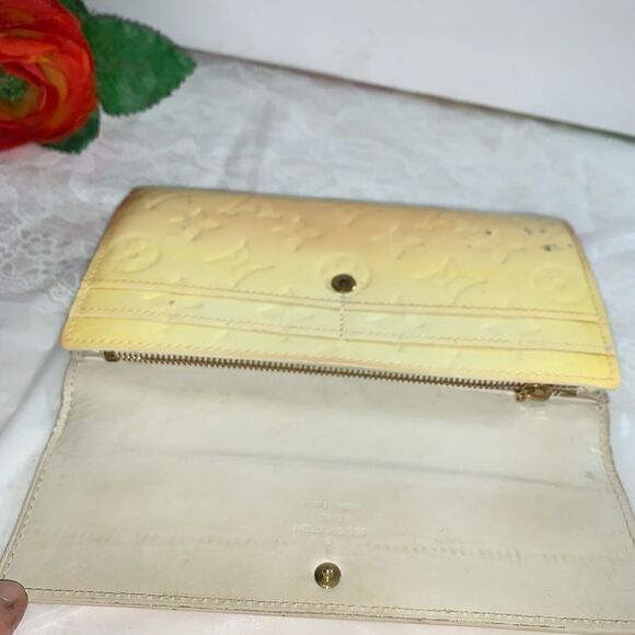 Louis Vuitton Vernis Clutch Wallet - Picture 12 of 14